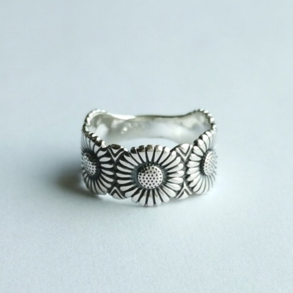 Handmade Sterling Silver Sunflowers ring size 9